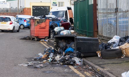 Dumped rubbish and discarded cars and vans in the Bordesley area of Birmingham dqxikeidqkikdinv
