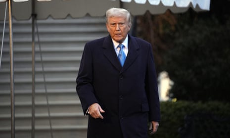 Donald Trump said the US would impose tariffs beginning on Tuesday of 25% on Canada and Mexico, along with an additional 10% tax on China. dqxikeidqkikdinv