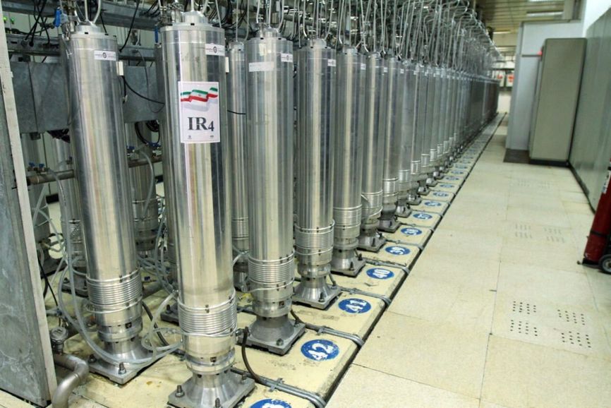 Uranium enrichment centrifuges at the Natanz facility in Iran dqxikeidqkikdinv