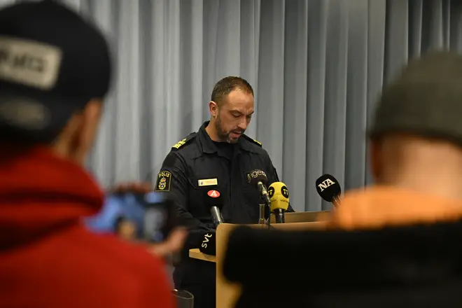 ’Around 10 people have died’, police said at a press conference dqxikeidqkikdinv