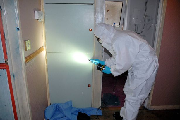 The forensic investigation at Waterford Drive in Chaddesden in 2010 where Andrew Dawson killed two people dqxikeidqkikdinv