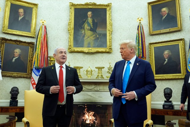 President Donald Trump meets with Israel’s Prime Minister Benjamin Netanyahu in the Oval Office of the White House, Tuesday, Feb. 4, 2025, in Washington. (AP Photo/Evan Vucci) dqxikeidqkikdinv