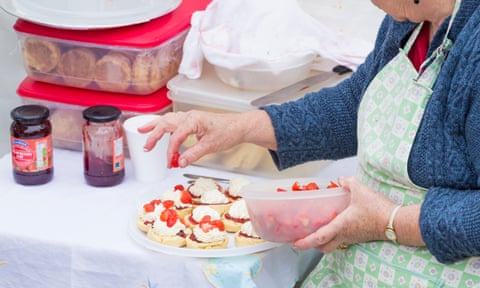 A woman making scones dqxikeidqkikdinv