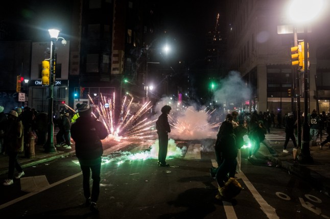 PHILADELPHIA, UNITED STATES - FEBRUARY 09: People celebrate following the Philadelphia Eagles Super Bowl win in Philadelphia, Pa., United States on February 9, 2025. The Philadelphia Eagles defeated the Kansas City Chiefs in the Super Bowl. (Photo by Thomas Hengge/Anadolu via Getty Images) dqxikeidqkikdinv