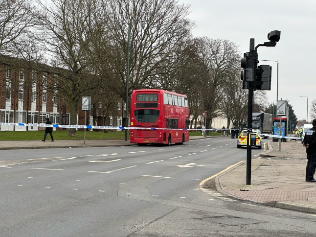 Police on the scene in Erith Road, Bexleyheath, London. dqxikeidqkikdinv