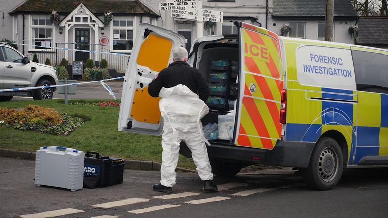 SN stills from footage from scene of fatal shooting at The Three Horseshoes pub in Knockholt, Kent
FTV CLIP THREE HORSESHOES INCIDENT FORENSICS AND VOX MALONE SEVENOAKS 150225
