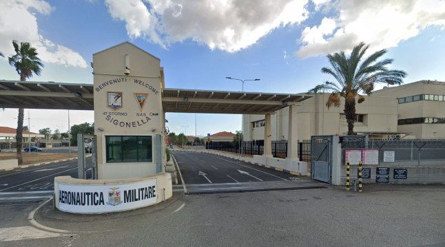 Due to an ongoing situation at the NAS Sigonella (NAS 2) entry control point, a lockdown/shelter-in-place remains in effect. dqxikeidqkikdinv