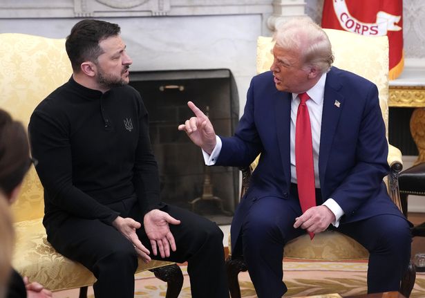 U.S. President Donald Trump and Ukrainian President Volodymyr Zelensky meet in the Oval Office at the White House dqxikeidqkikdinv