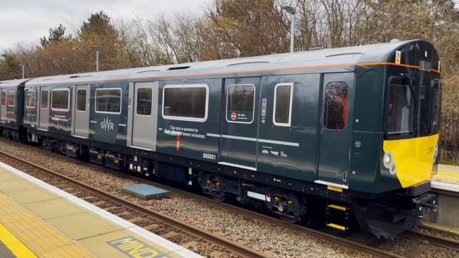 Undated handout photo issued by Great Western Railway of its Battery Train Class 230. A rapid charger for battery-powered trains has been developed to support efforts to decarbonise Britain’s railways. Operator GWR said it has led a project to create a device which can charge train batteries in three-and-a-half minutes. GWR will trial the device this spring at West Ealing station, west London, with battery-only trains running on the two-and-a-half-mile Greenford branch line. Issue date: Thursday February 8, 2024. PA Photo. See PA story RAIL Battery. Photo credit should read: Great Western Railway/PA Wire NOTE TO EDITORS: This handout photo may only be used in for editorial reporting purposes for the contemporaneous illustration of events, things or the people in the image or facts mentioned in the caption. Reuse of the picture may require further permission from the copyright holder. dqxikeidqkikdinv